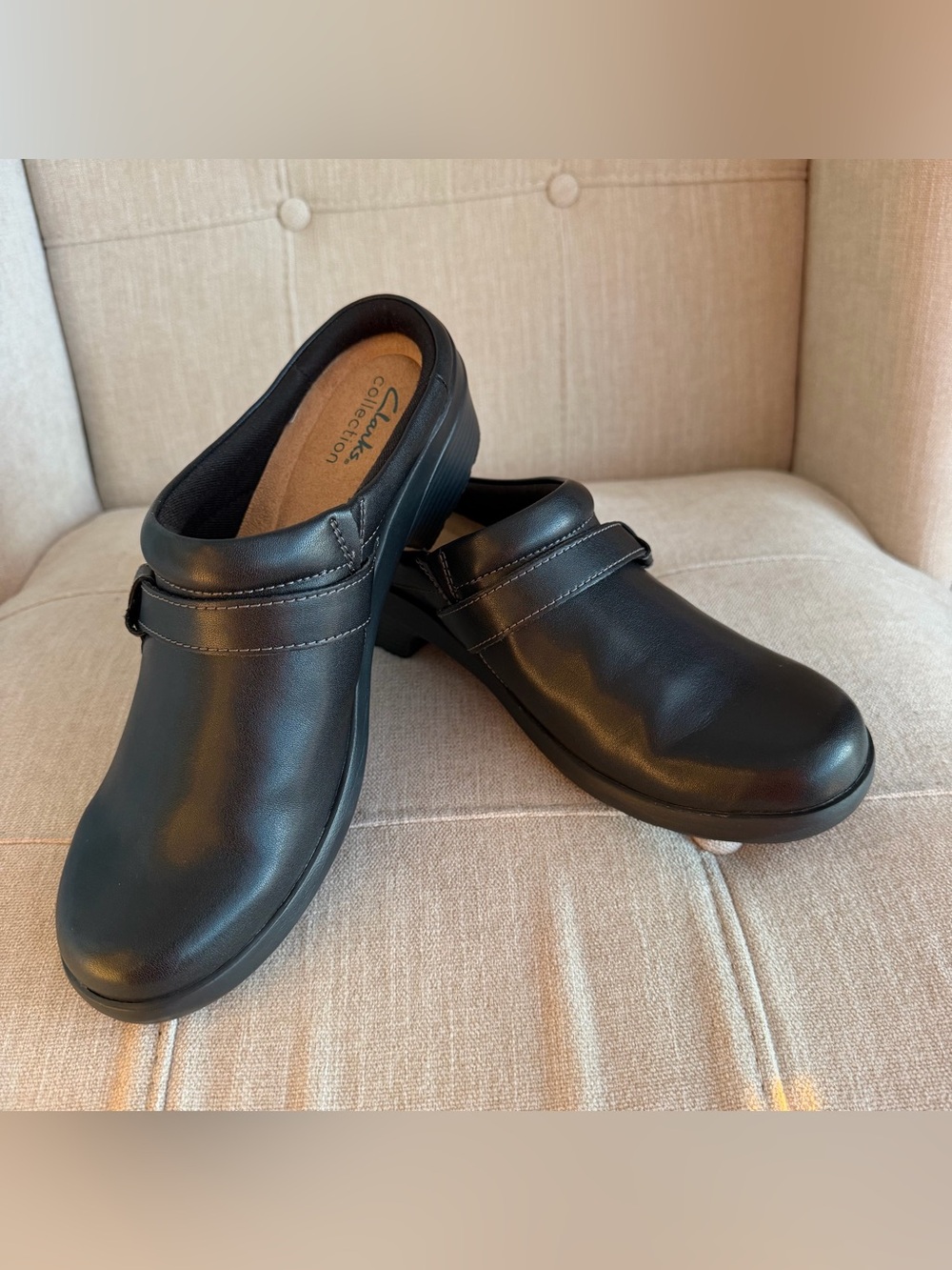 Clarks Angie Mist Womens 8 Black Leather Wedge Heel Slip On Shoes Mules